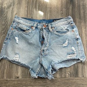Womens jean shorts size 27